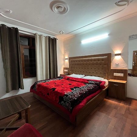 Hotel Premier Mall Road Manali Exteriér fotografie