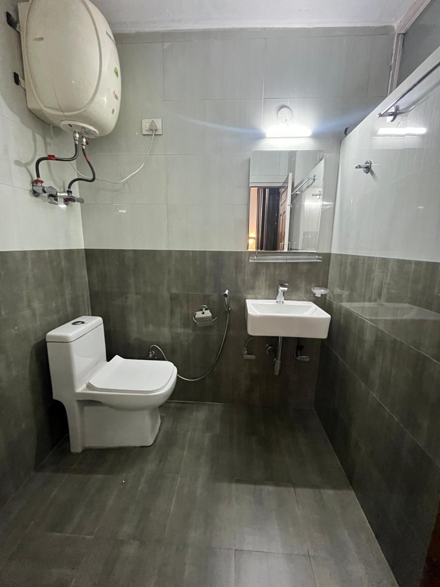 Hotel Premier Mall Road Manali Exteriér fotografie