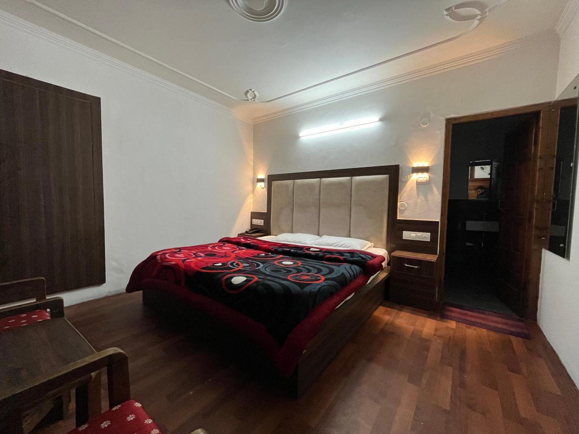 Hotel Premier Mall Road Manali Exteriér fotografie
